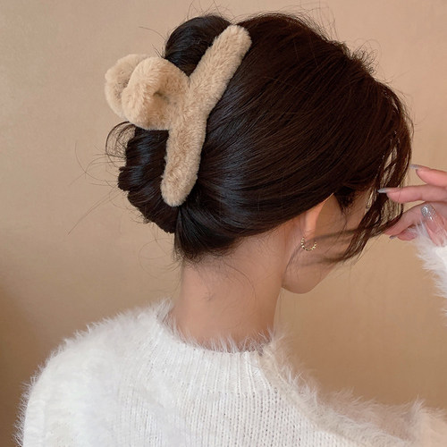 秋冬毛绒抓夹大号高级感鲨鱼夹