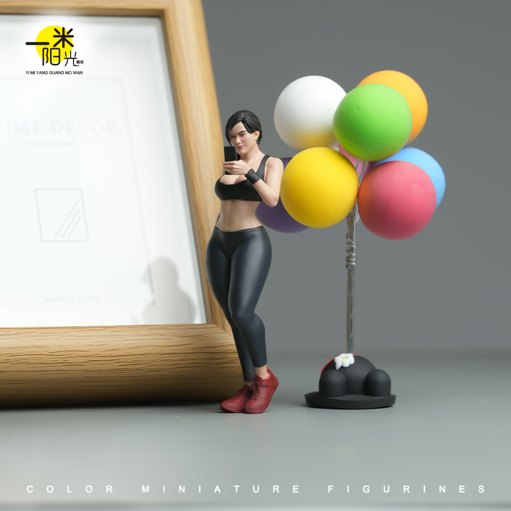 1/24/18 看手机健身女孩B款精涂微缩场景模型搭配手工涂装小人偶