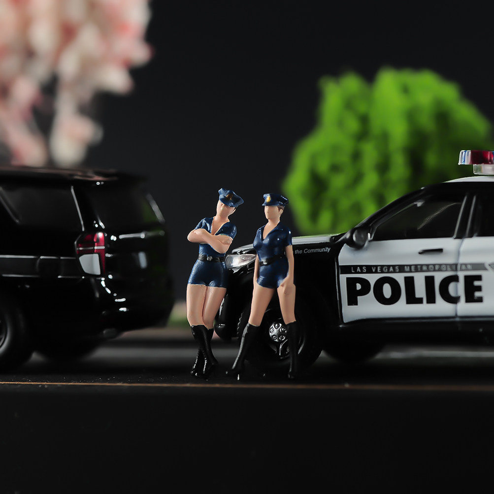 ant 1/64 1/43女警站姿场景微缩拍小人偶树脂摆件手工沙盘礼品