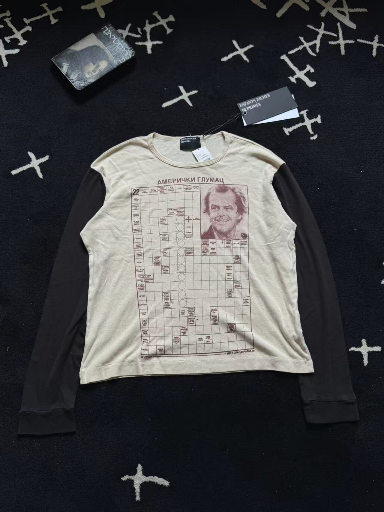 【สไตล์ลอเรน】เสื้อแจ็กเก็ตมีลายภาพเหมือน พร้อมปฏิทินพิมพ์ลาย สีสันตัดกัน แขนยาว รุ่น Erd 26Ss