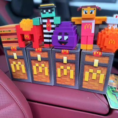 麦当劳我们的世界薯条汉堡玩具