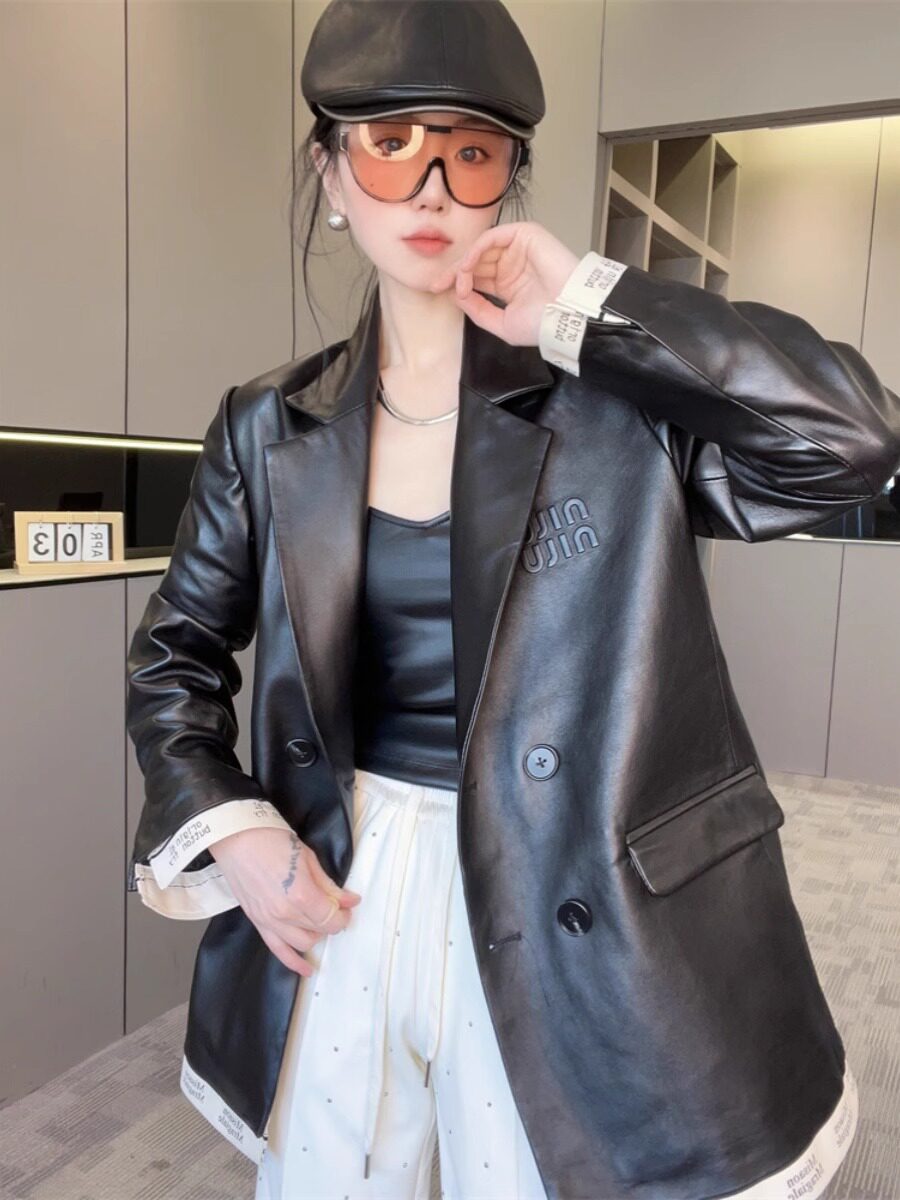 高级感纯黑色V领真皮皮衣欧洲站