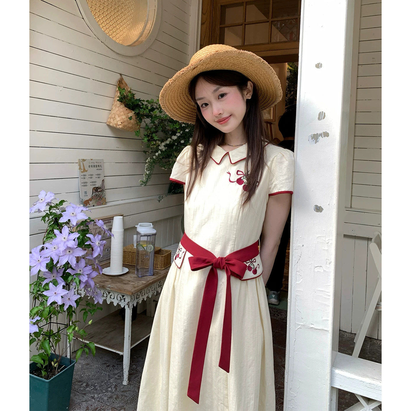 少女甜美风撞色刺绣洋装2026夏装新款初高中学生系带收腰中长裙