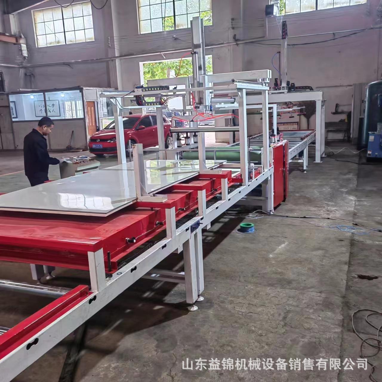 自动上板玻镁烟道板防火皮平贴机PVC板高光膜贴面机木饰面覆膜机