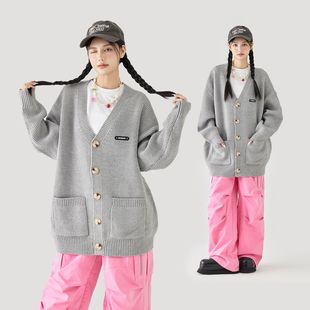 MPUX冬季纽扣开衫毛衣慵懒风V领松舒适糯休闲针织衫外套男女同款