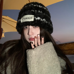 一口芝士黑白条纹针织毛绒渔夫帽女秋冬保暖显脸小百搭护耳盆帽子