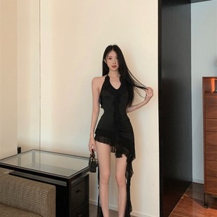 性感純欲風(fēng)v領(lǐng)掛脖連衣裙女夏季 包臀短裙子 不規(guī)則荷葉邊露背修身