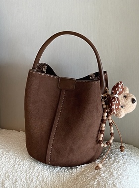 南风Chio2nd 牛纤绒漫野秋声水桶包包女式2025新款手提单肩斜挎包