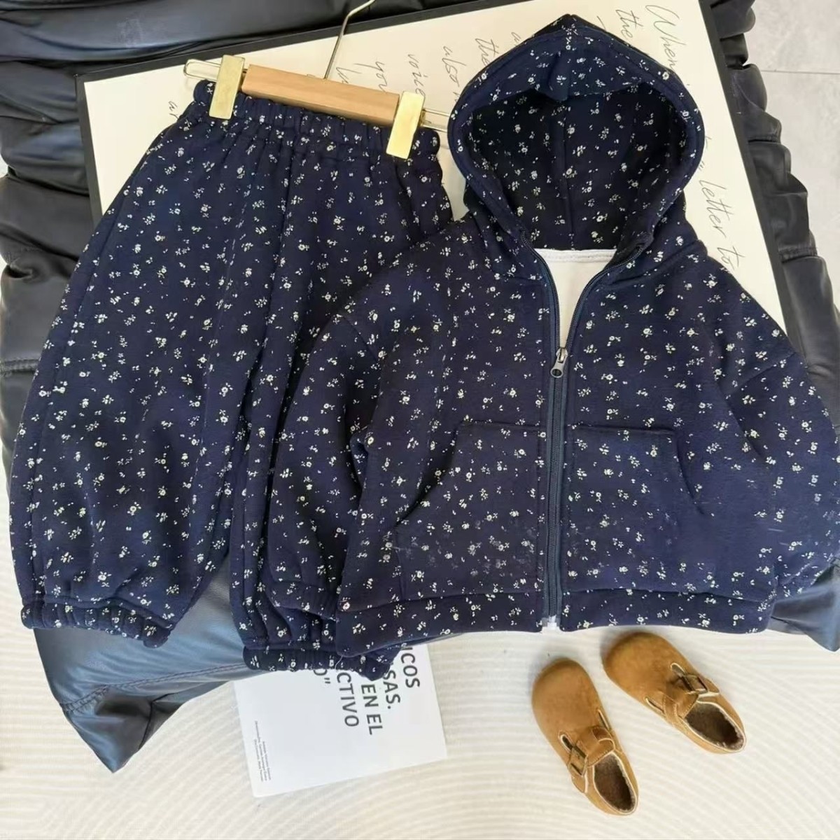 女童超好看冬装套装韩系儿童装秋冬加厚连帽卫衣休闲束脚裤两件套