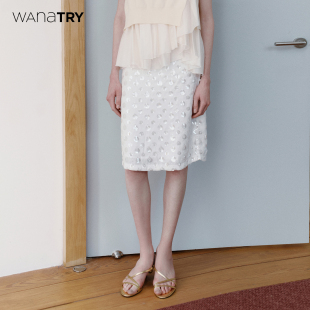 时髦感精致休闲半裙女 新品 wana try立体珠片后开叉直筒裙2026春季