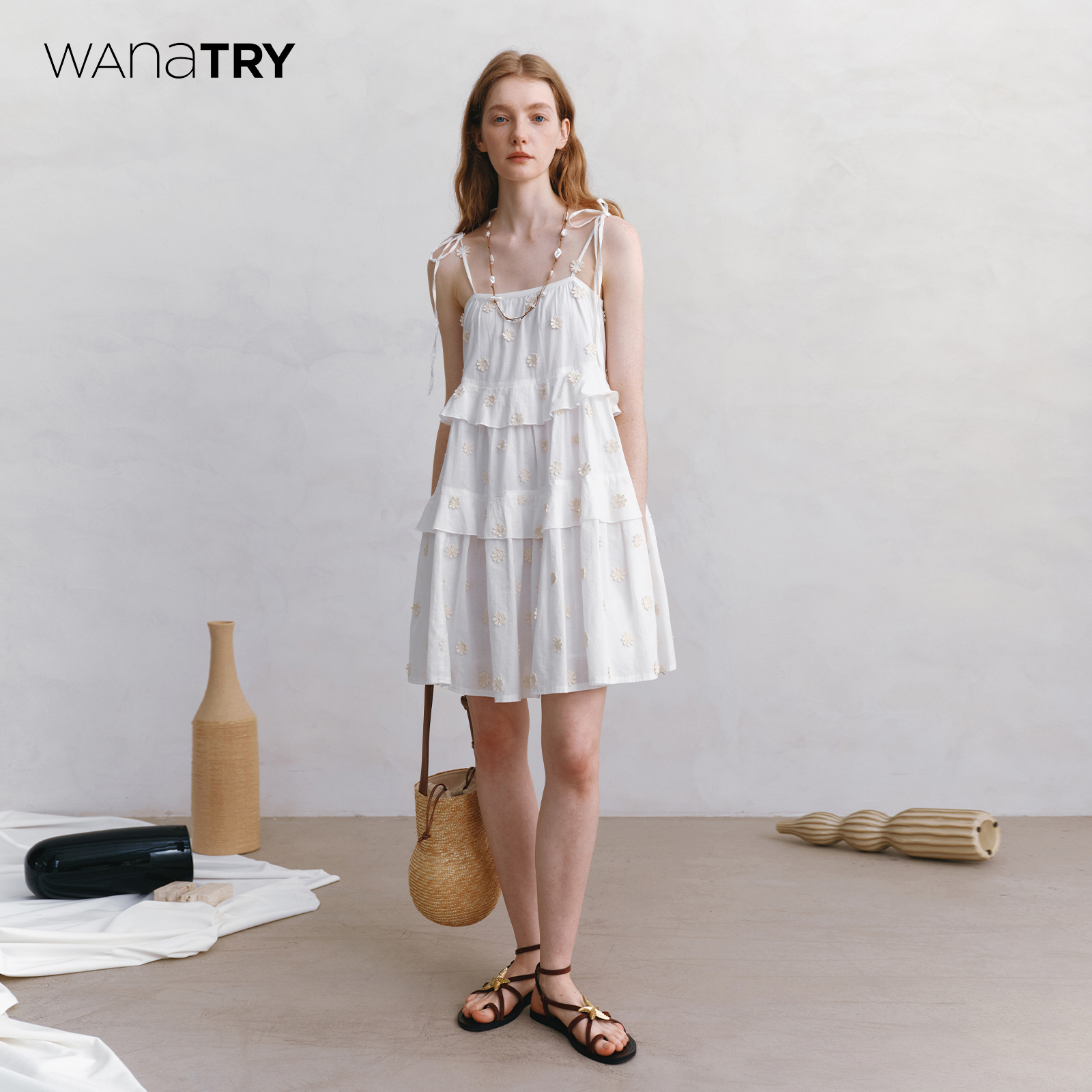 wana try纯棉云朵白刺绣小花连衣裙2025夏新品简约温婉连衣裙