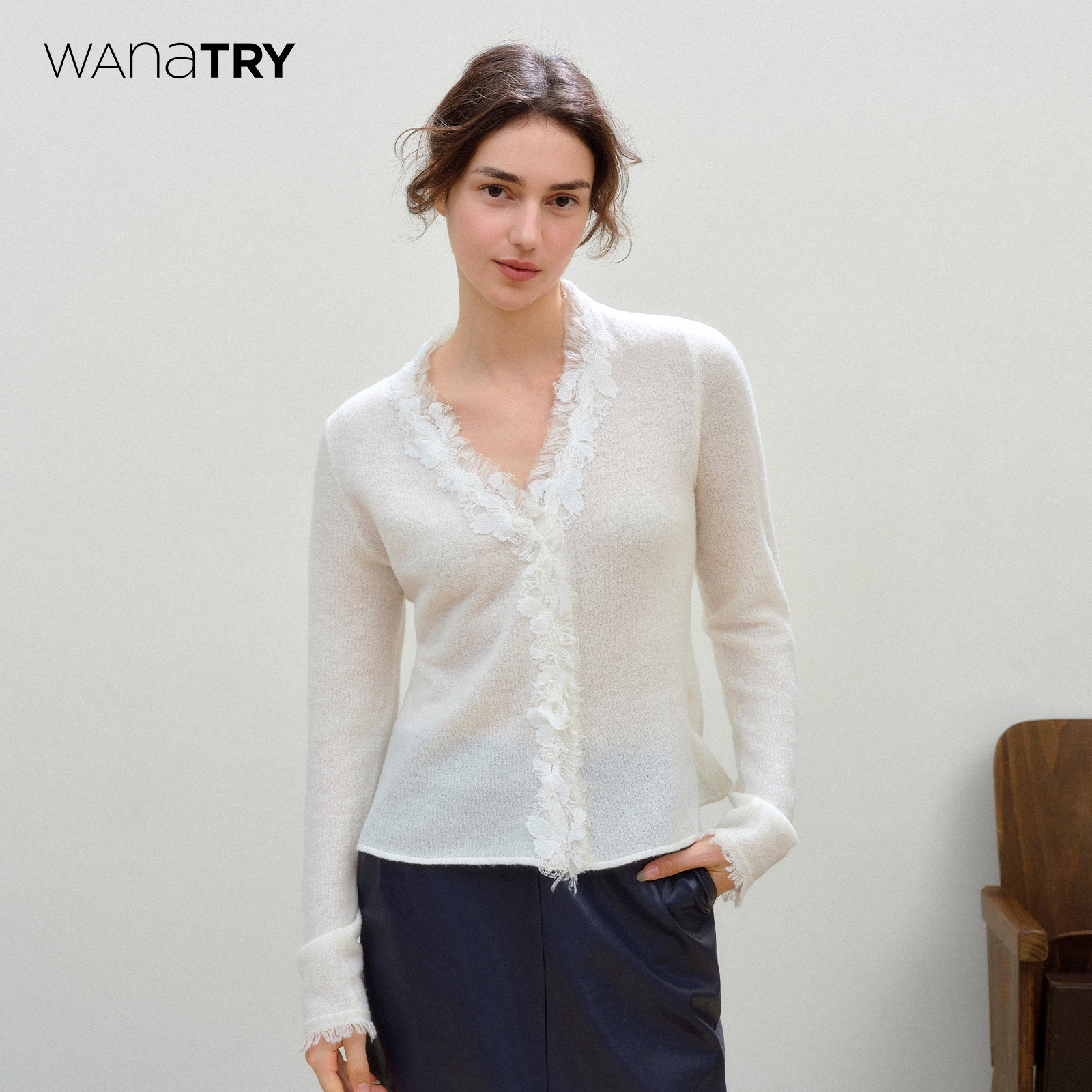 wanatry羊毛精致蕾丝V领针织衫
