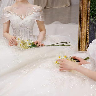 主婚纱2021新款新娘大拖尾奢华一字肩气质遮粗手臂孕妇法式小个子