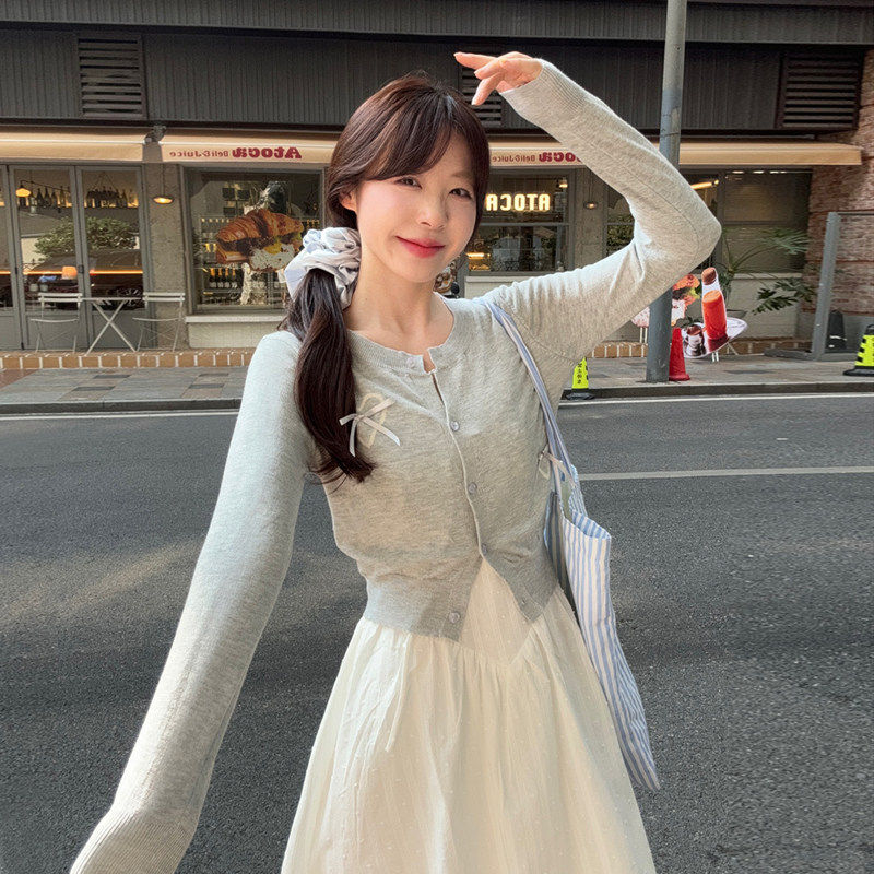 白裙子套装女夏季2026新款法式温柔风清纯约会白色吊带洋装长裙