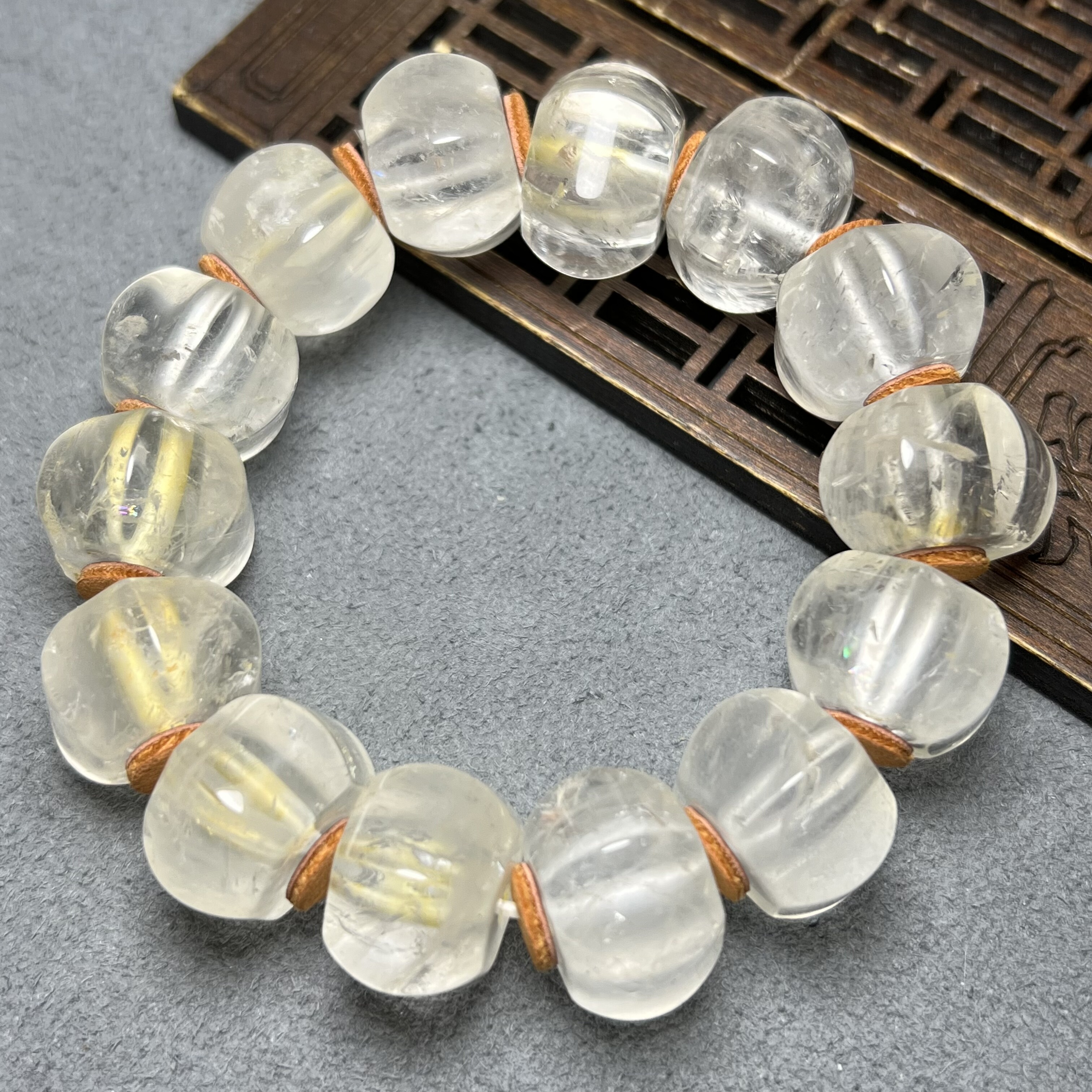 天然尼泊尔老白水晶六棱灯笼珠大孔水晶圆珠饱满多宝手串念珠手链