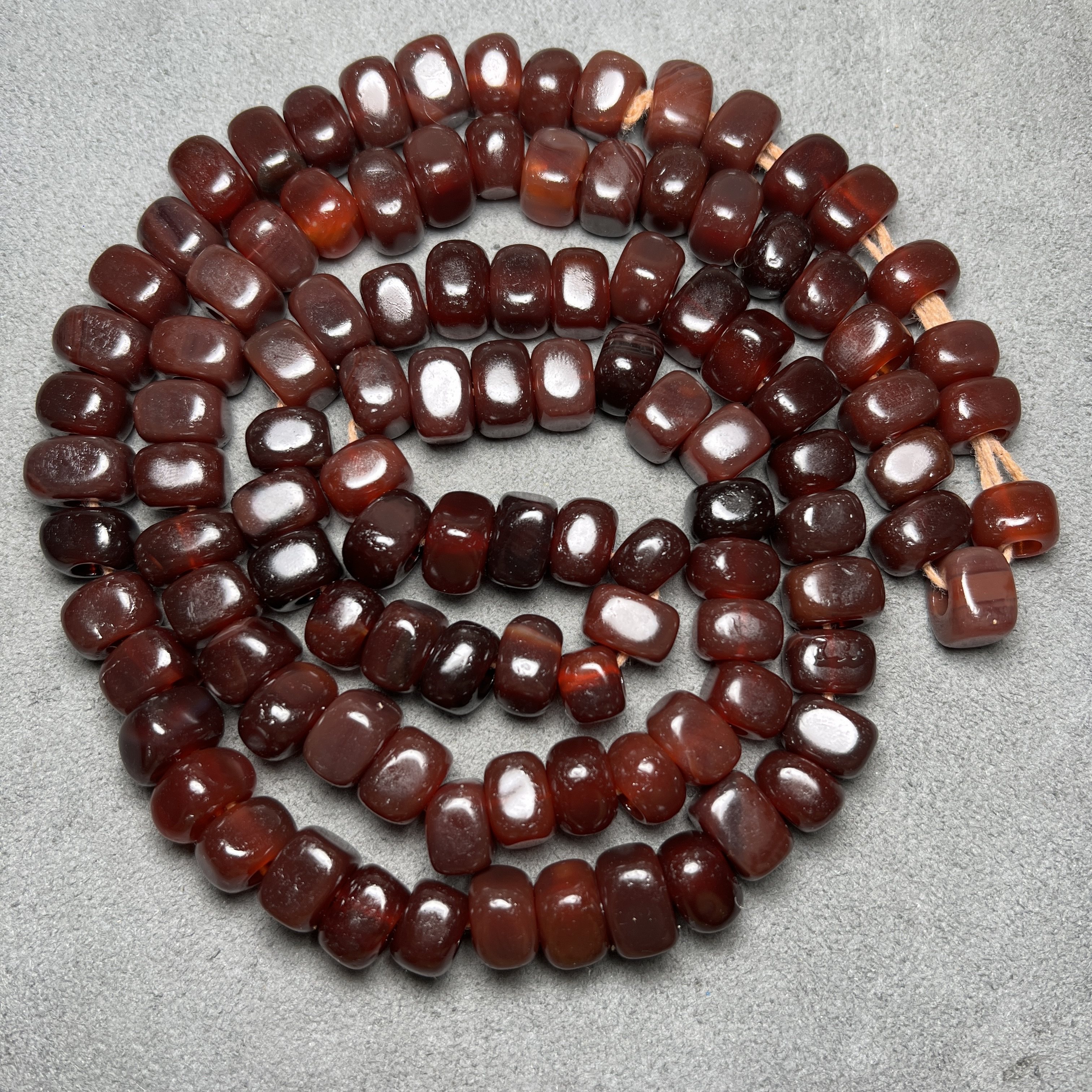 古玩老珠子辽金酒红老玛瑙西周老玛瑙项链红四方大孔108佛珠配饰