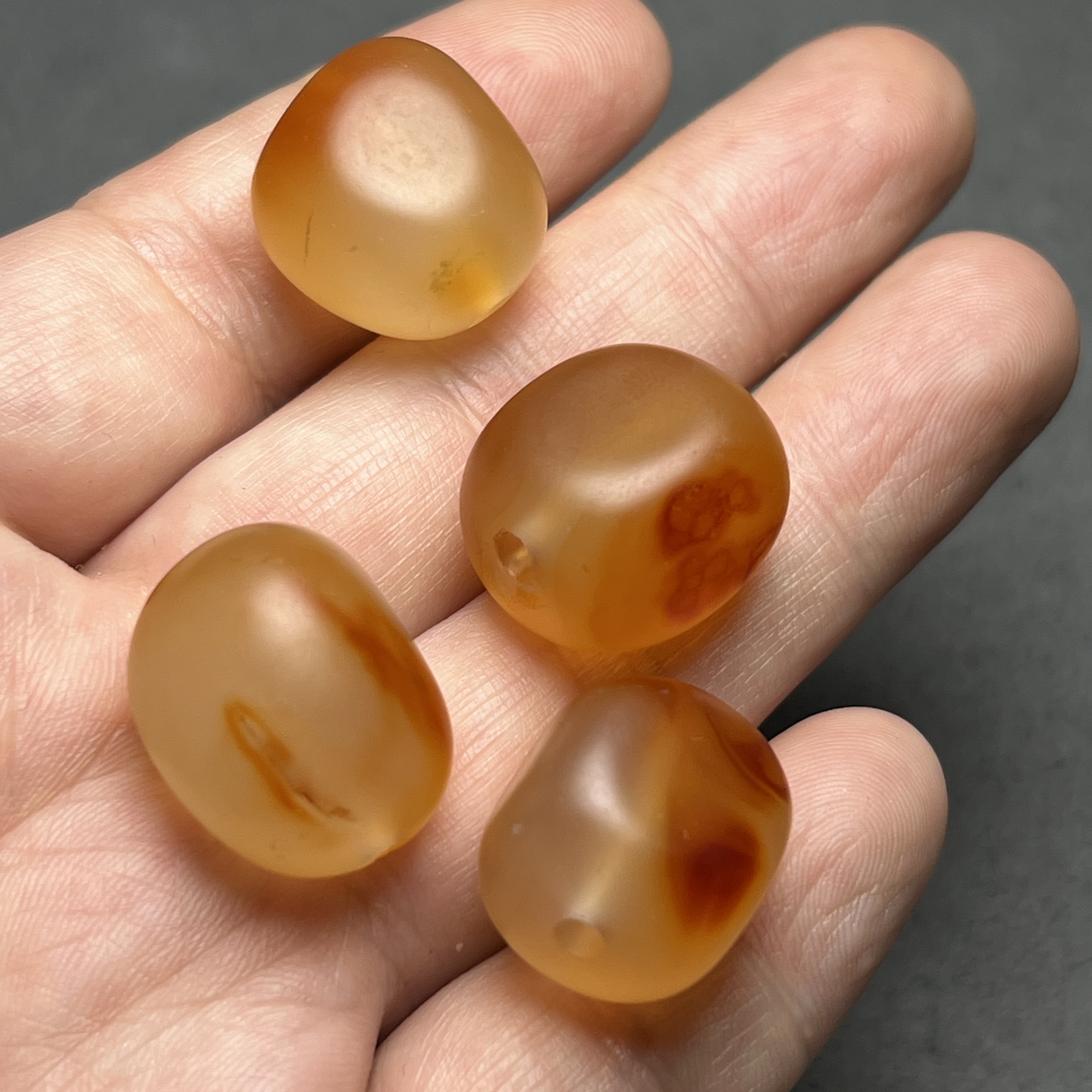 古玩收藏尼泊尔老红玛瑙冰飘随型多棱椭圆珠子项链手链配珠单个价