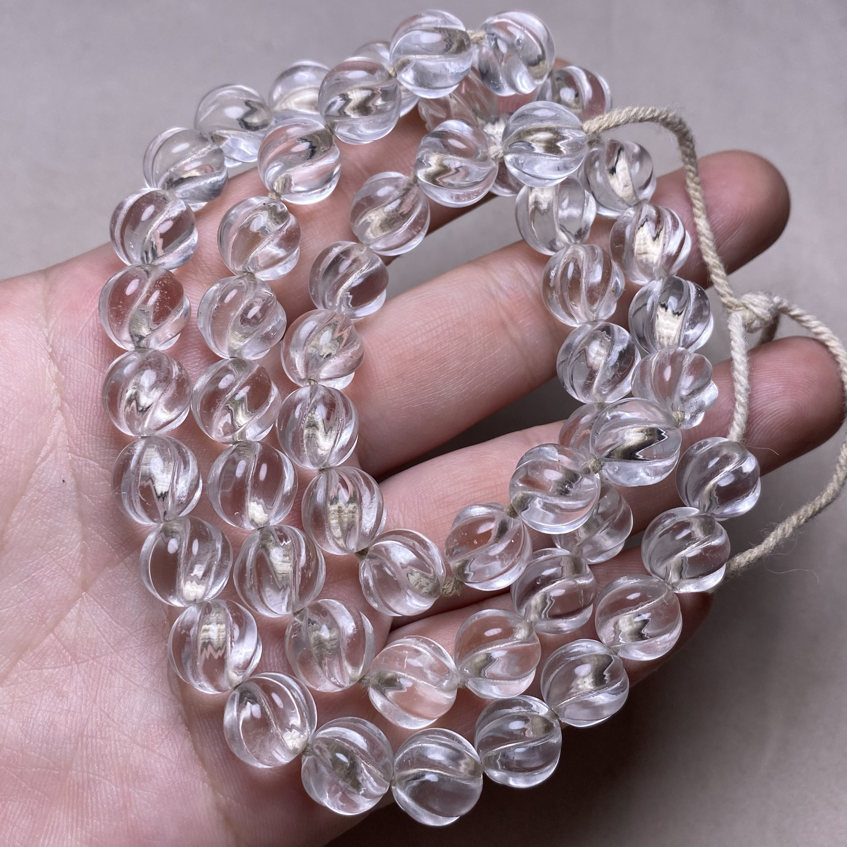 天然白水晶S形圆珠原石水晶瓜珠手工串珠饰品配件扭纹雕散珠项链