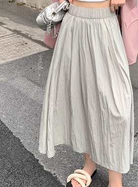 纯色插袋褶皱慵懒半身裙 A bagged, pleated and laid-back skirt