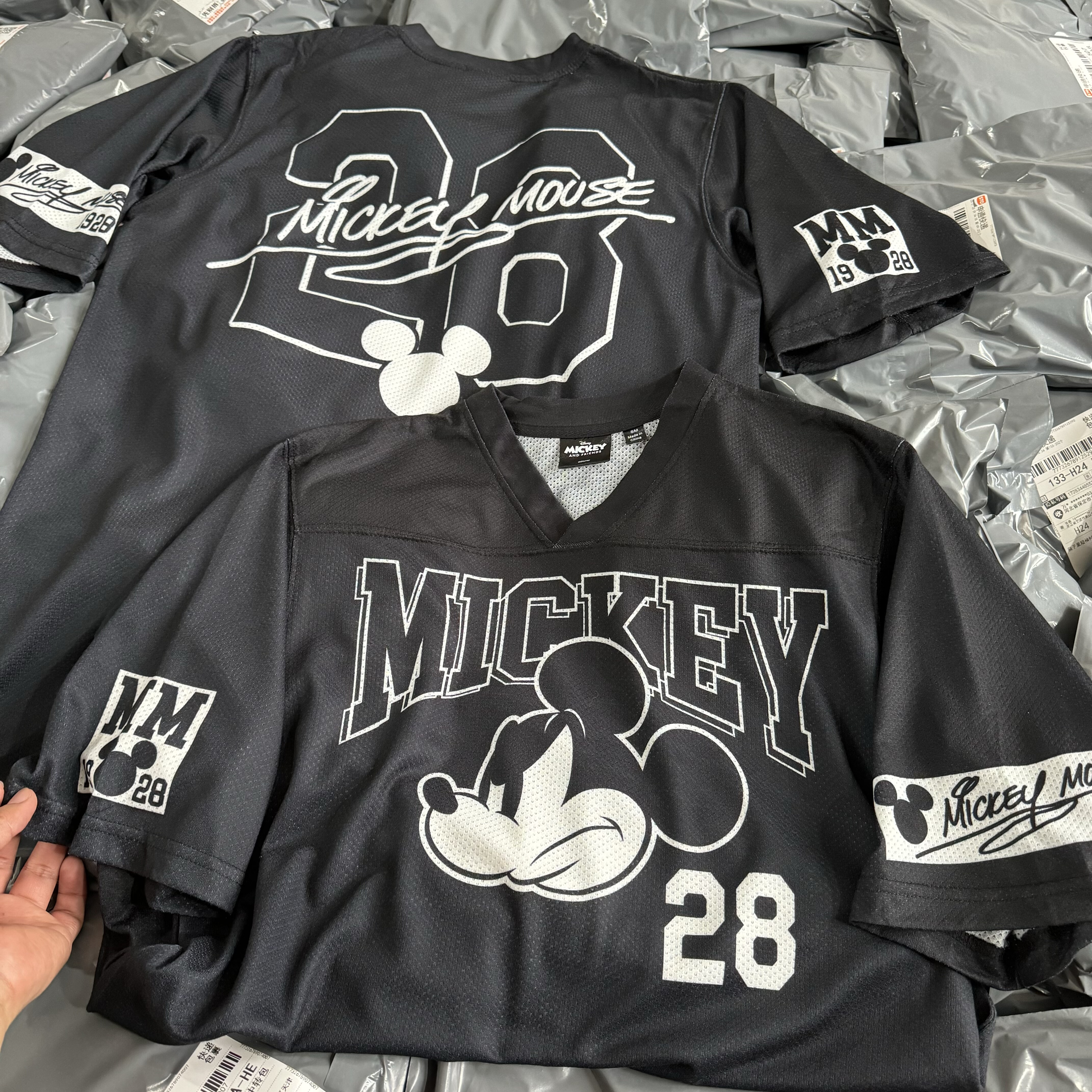 出口单 DS尼老鼠联名 V领复古球衣风短袖速干网眼男女夏薄宽松047