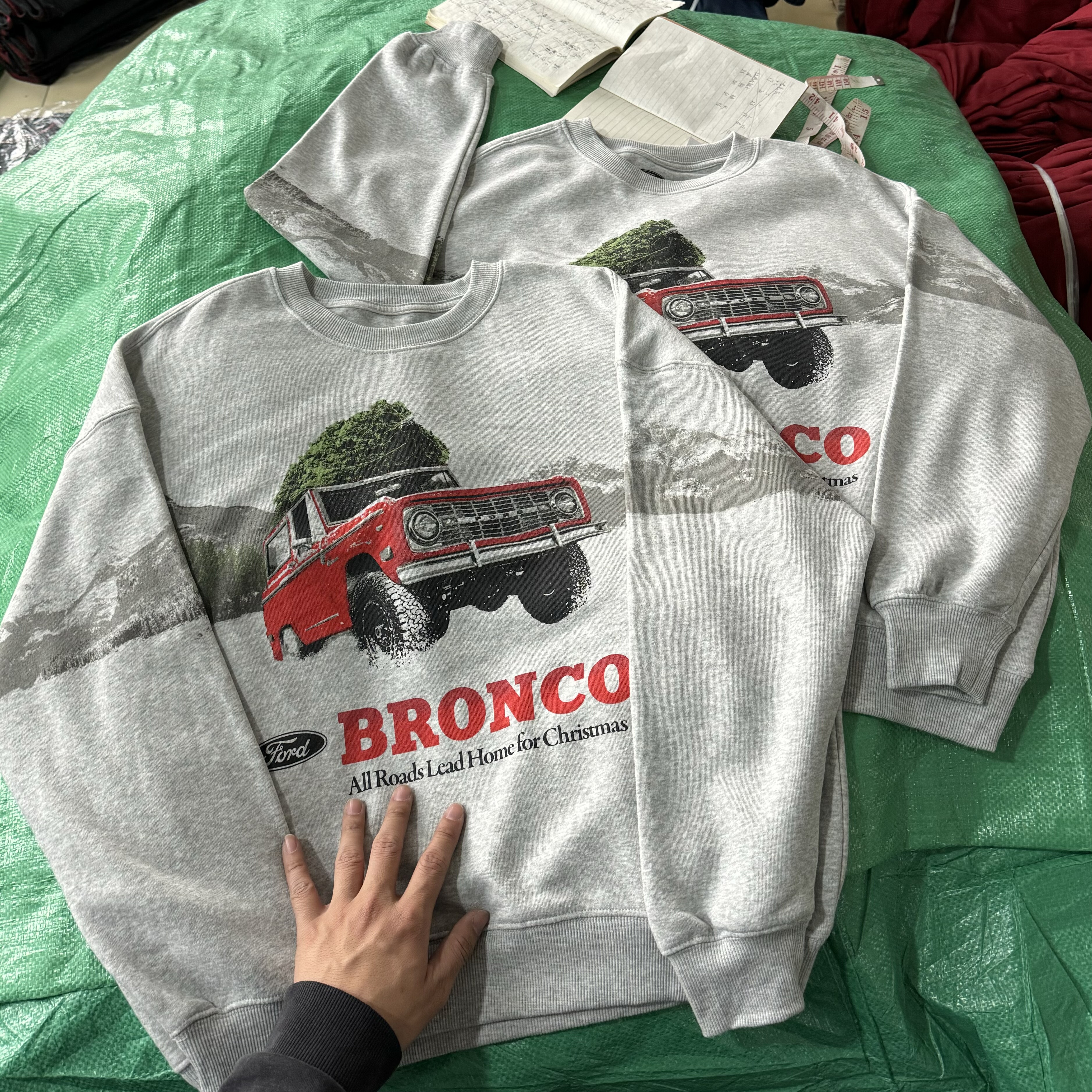 美式硬派汽车文化 富特圣诞联名 慵懒圆领卫衣男女宽短版秋冬薄绒