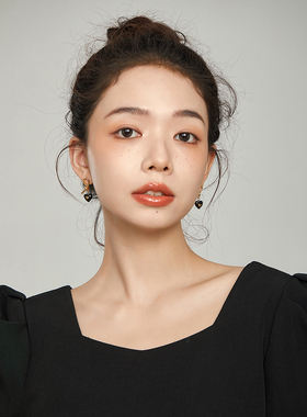 Entnii 黑色甜心 气质珐琅爱心温柔设计师款滴油个性复古耳钉耳环