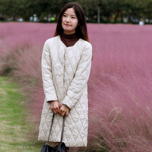 日单品牌轻薄羽绒服中长女2023新款90白鸭绒羽绒内胆菱格大衣外套