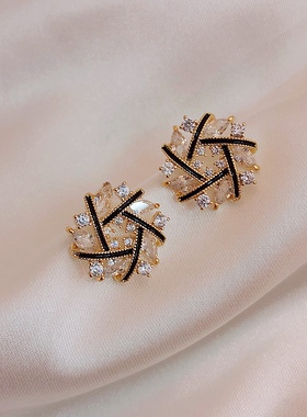 黑色小香耳钉高版本高级感语义错误耳钉丢了一只耳环高级感耳饰