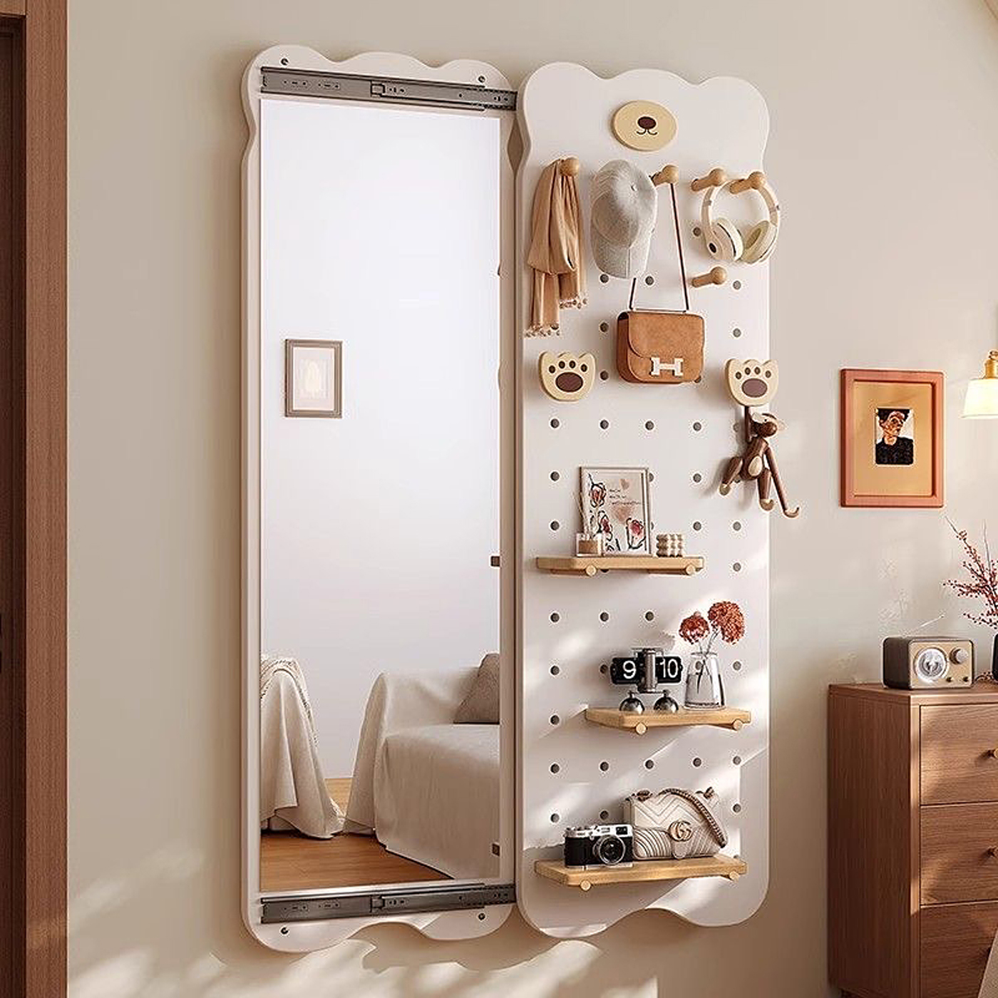 实木洞洞板隐藏镜小熊推拉镜