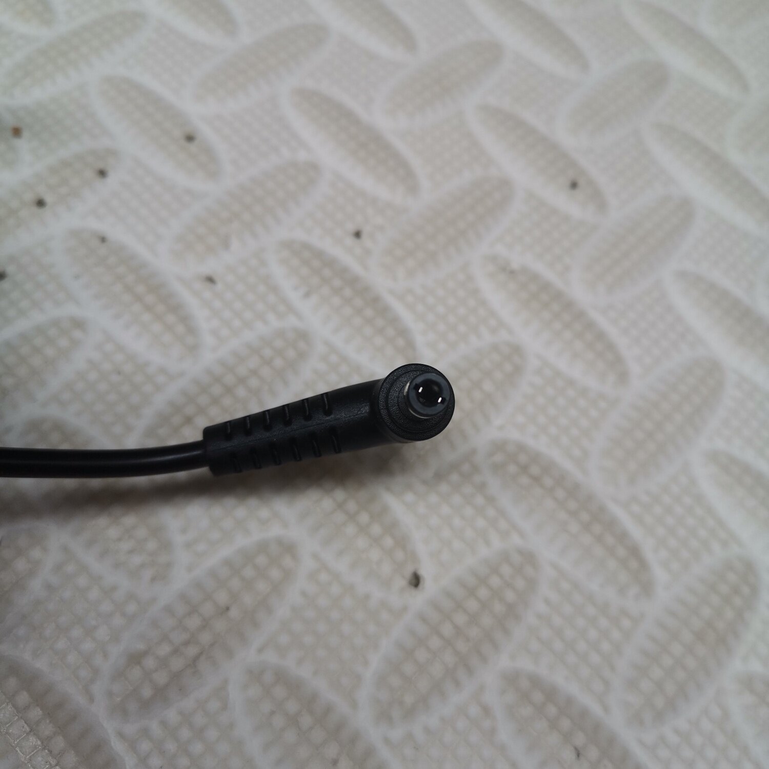 适用华硕液晶显示器变压器充电器线19V1.31a1.58a2.1a电源适配器