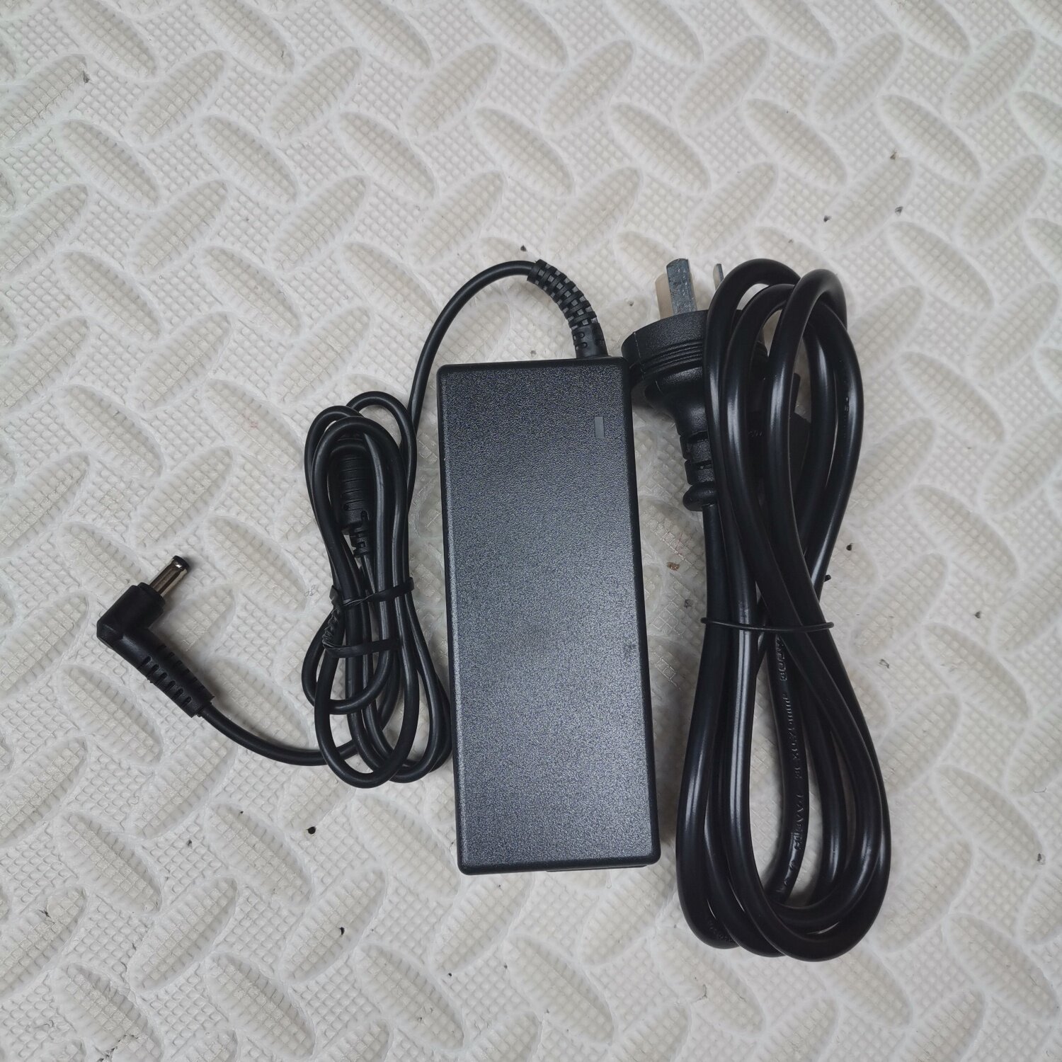 适用于 华硕MG278Q MG248QE显示器电源适配器 19V4.74A充电器90W