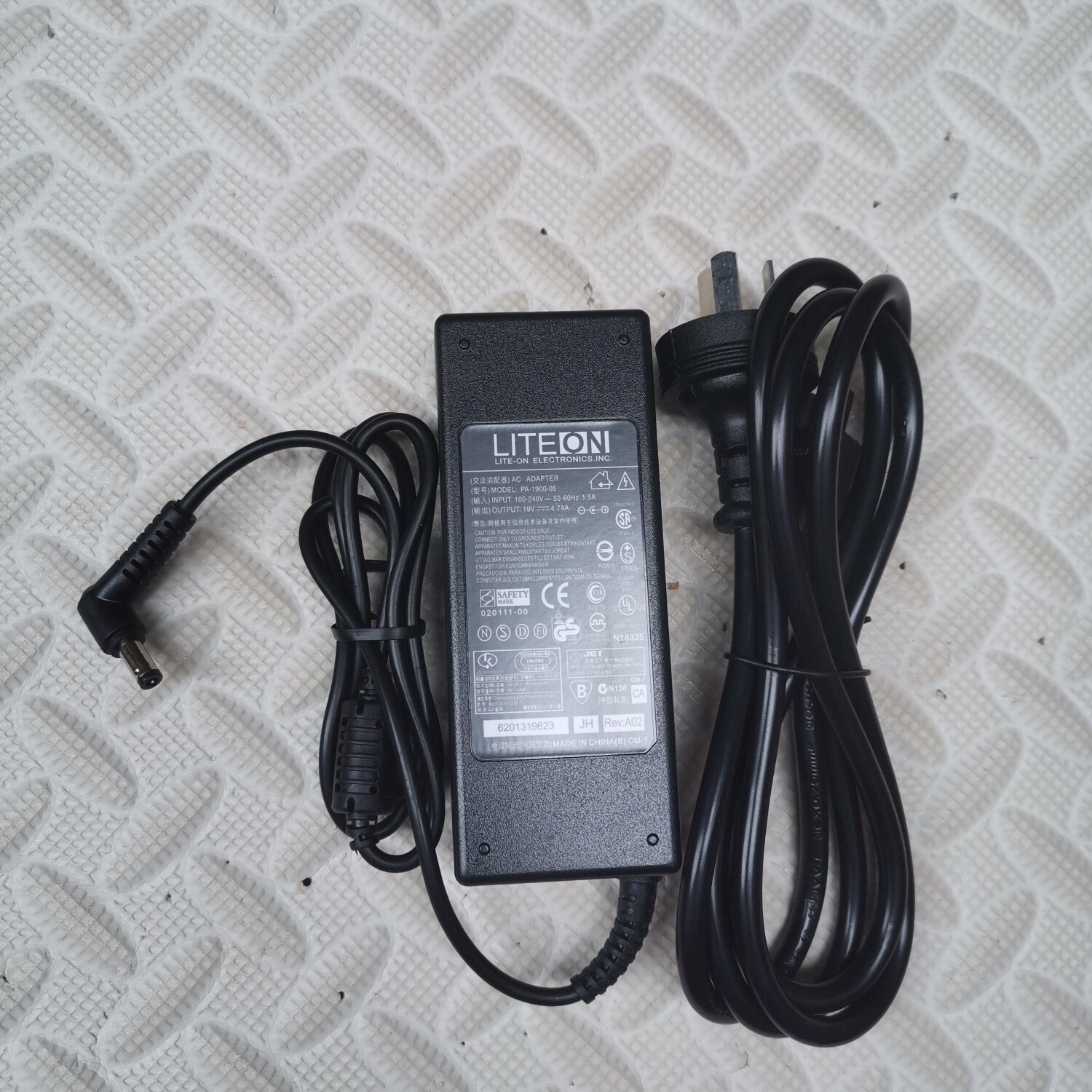 神舟精盾K480N-i7 D3 i7 D2笔记本电源适配器19V4.74A90W充电器线