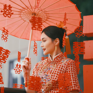 新中式婚伞新娘拍照道具结婚旗袍晨拍喜字红伞迎亲出嫁伞秀禾拍摄