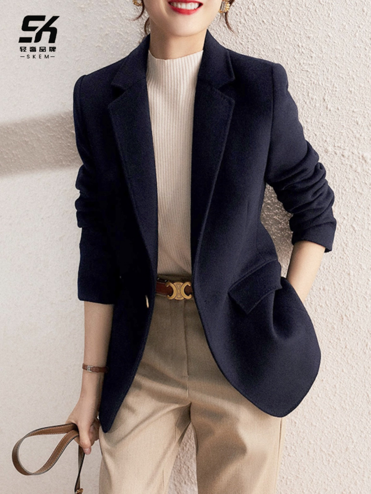 高级感毛呢子西装外套女2025秋冬新款加厚气质黑色休闲小西服上衣
