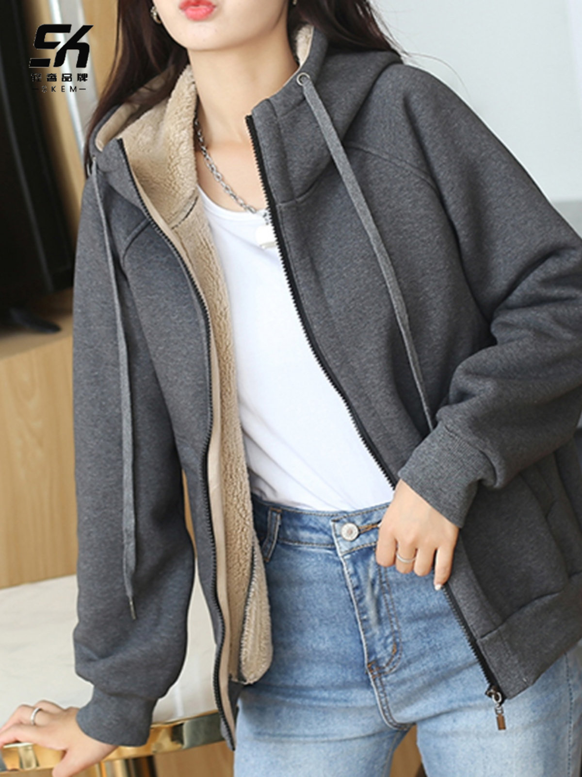 连帽加绒加厚卫衣外套女士2025秋冬新款宽松休闲显瘦短款拉炼开衫