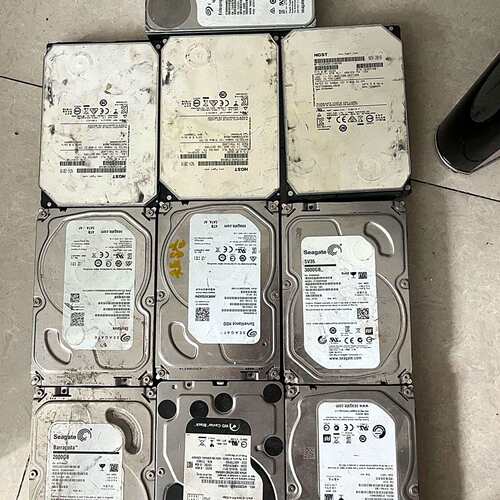 坏硬盘 8T 一个 6T3个。3T一个。2T3个 有不识别的议价及维修！