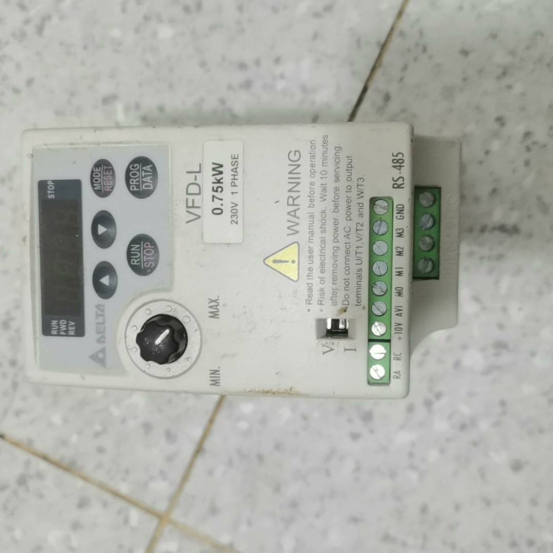 #变频器VFD007L21B+台达750w议价 也可为维修！！