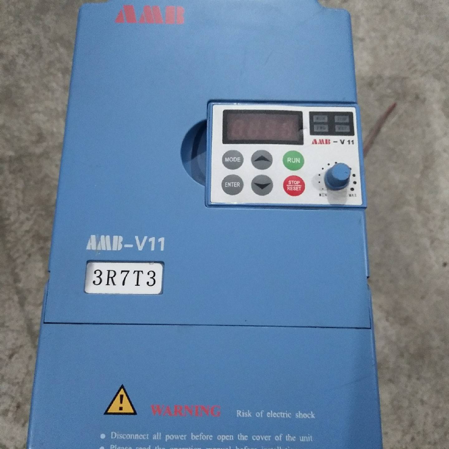 AMB变频器3.7KW/380V型号V11-议价 也可为维修！！