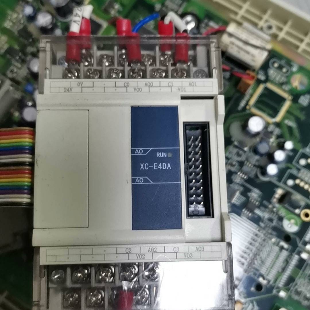 信捷PLC XC-E4DA议价 也可为维修！！