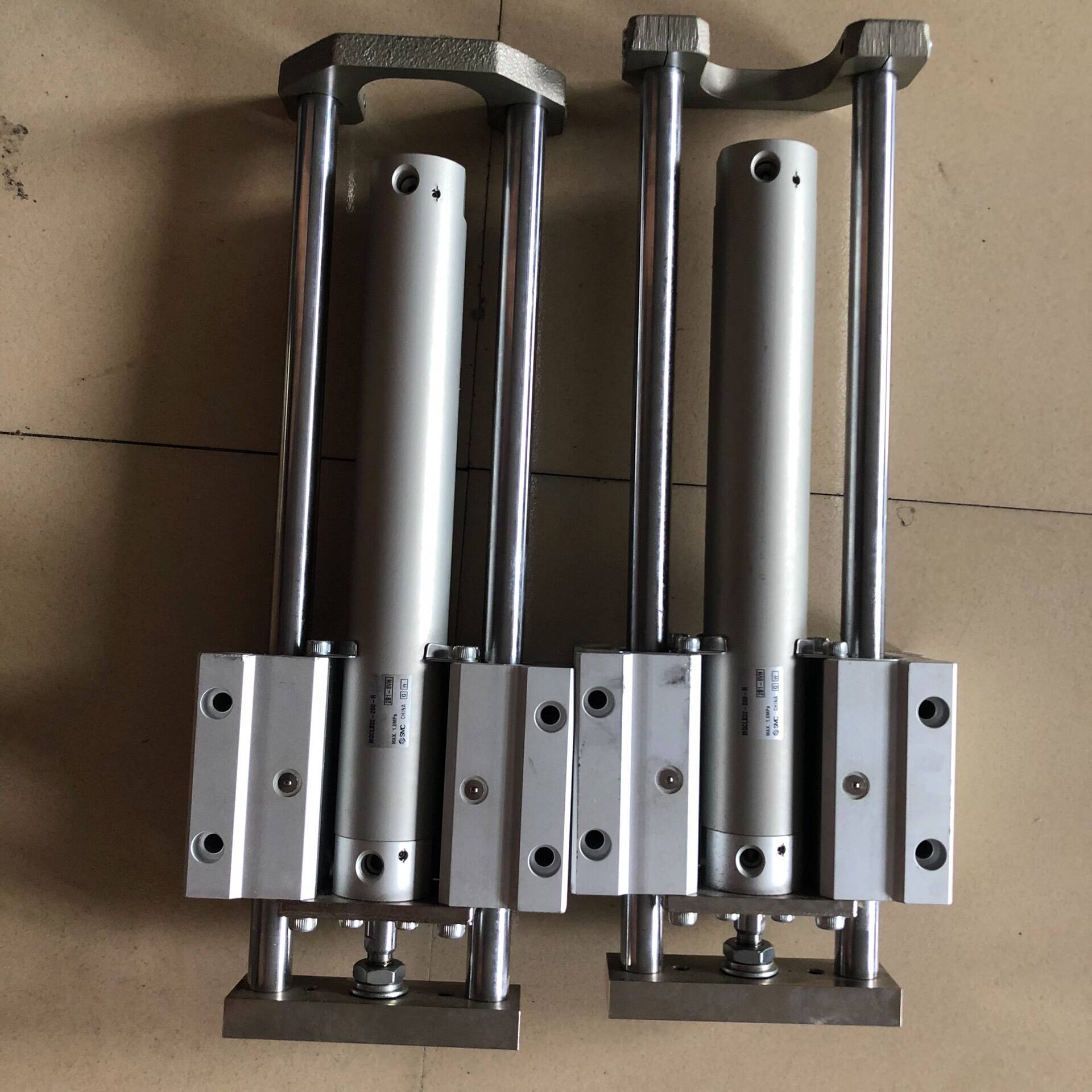 SMC MGCMB32-200-R新的没包装议价 也可为维修！！