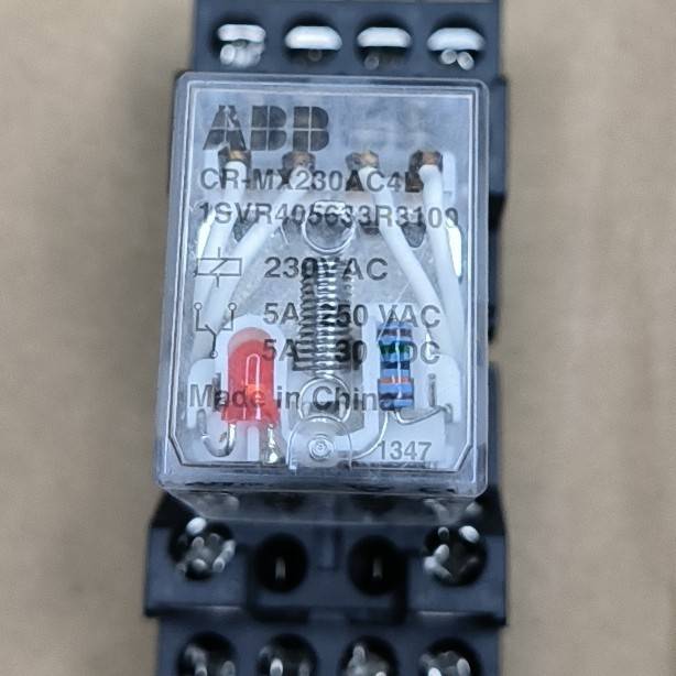 CR-M2SFB+CR-MC230AC4L继电器议价 也可为维修！！