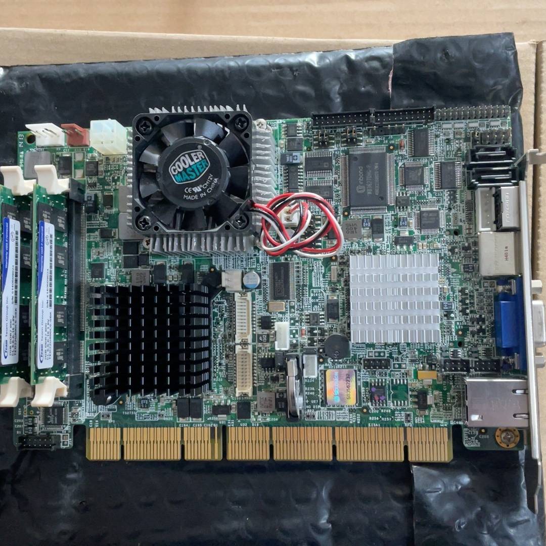 台湾广积主板  IB946 带CPU议价 也可为维修！！