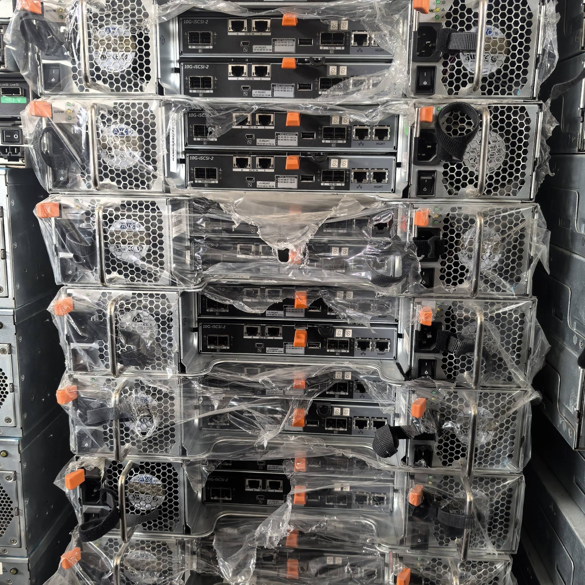 DELL MD3820i 磁盘阵列 ，10G议价 也可为维修！！