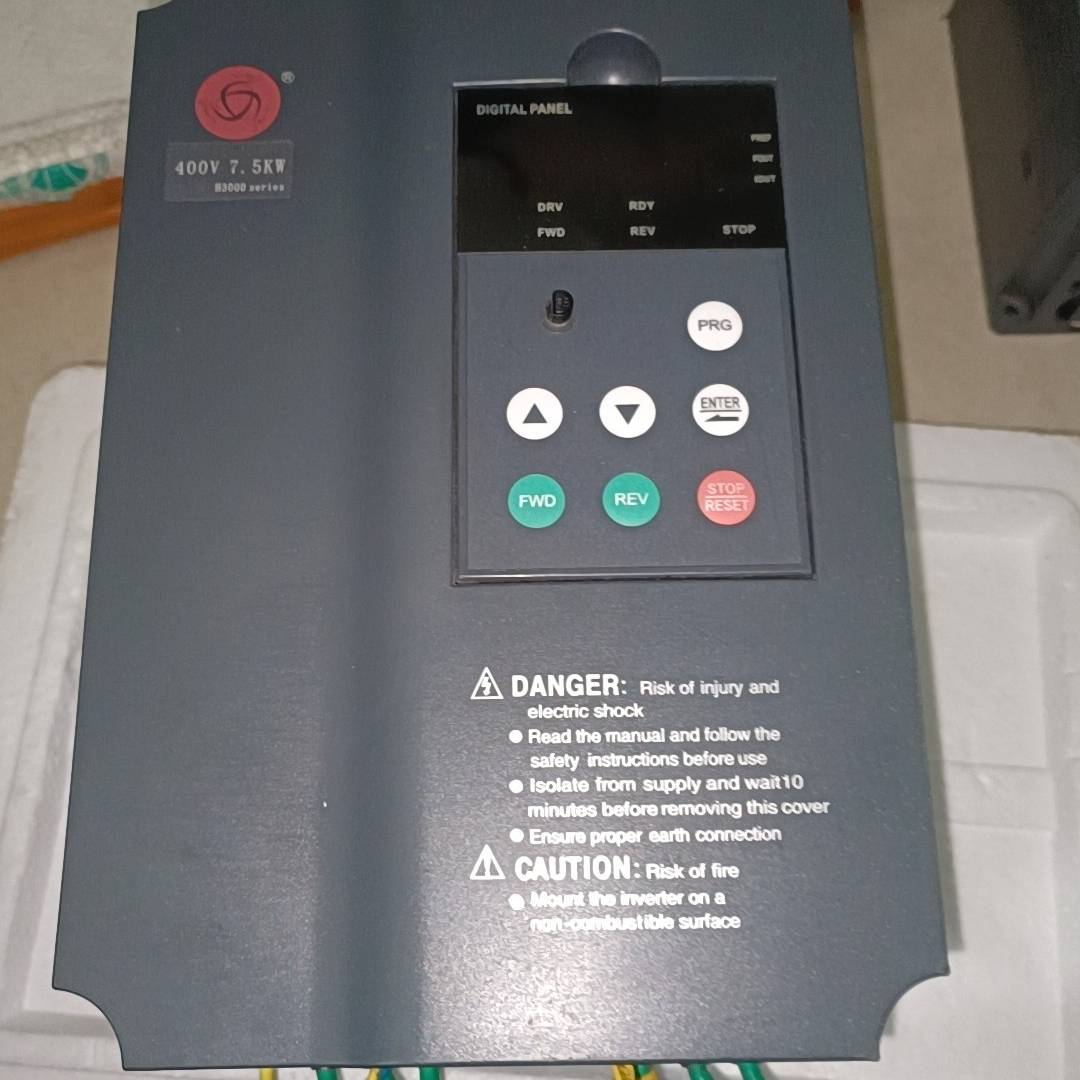 众辰7.5kw变频器H3400A07D5K议价 也可为维修！！
