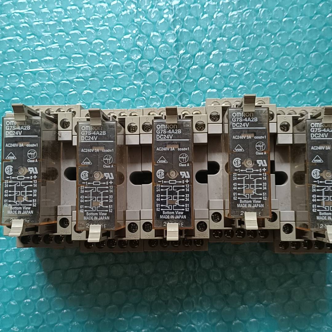 omron继电器 G7S-4A2B  DC24V议价 也可为维修!!