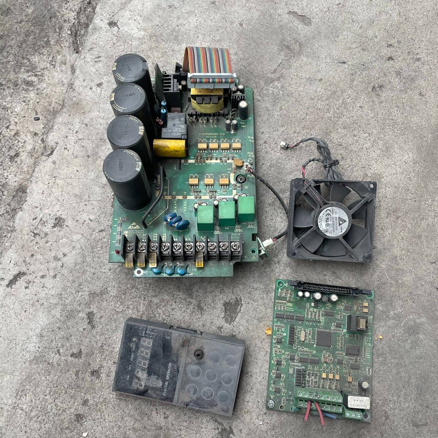 CHINSC深川变频器，SVF-G7-G议价 也可为维修！！