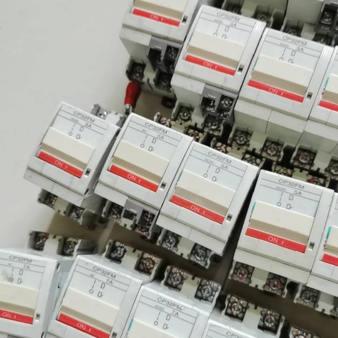 富士线路保护器 CP32FM2p1A议价 也可为维修！！