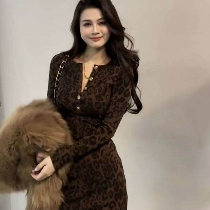 法式气质复古连衣裙子女2026早秋新款高级感特别漂亮掐腰包臀短裙