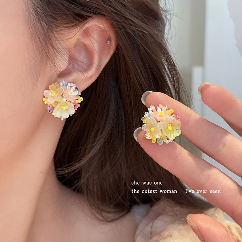 彩色串珠花朵耳钉女轻奢