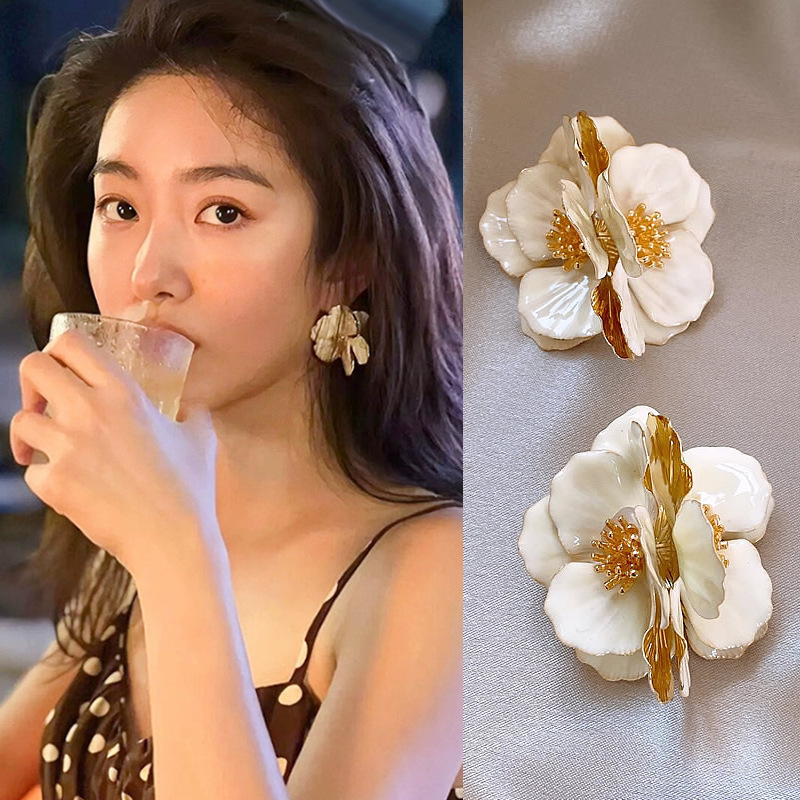 杨采钰同款白色花朵耳饰法式耳环